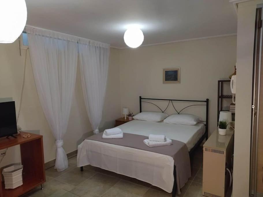 Kalamata Beach Maizonette Ground Floor And Semi-Basement With Yard Ngoại thất bức ảnh